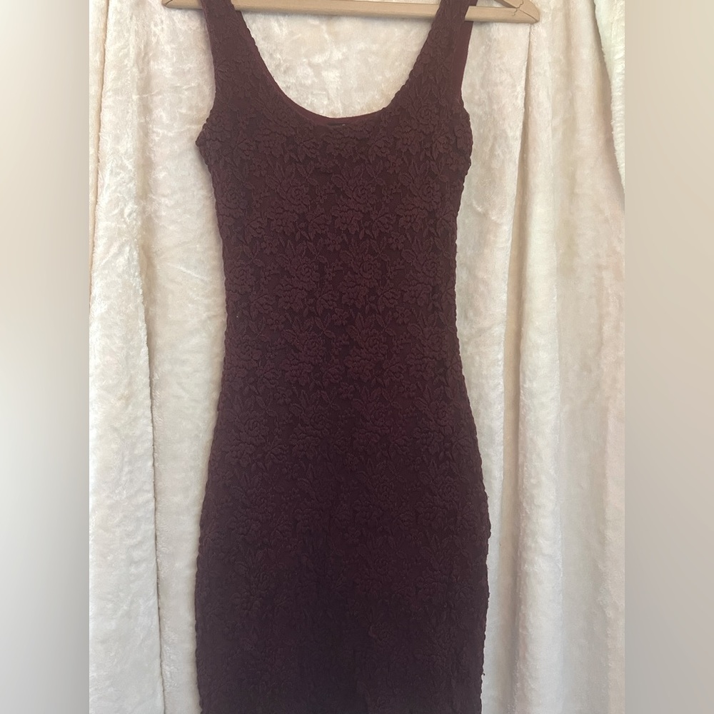 Lace floral body on dress - size s